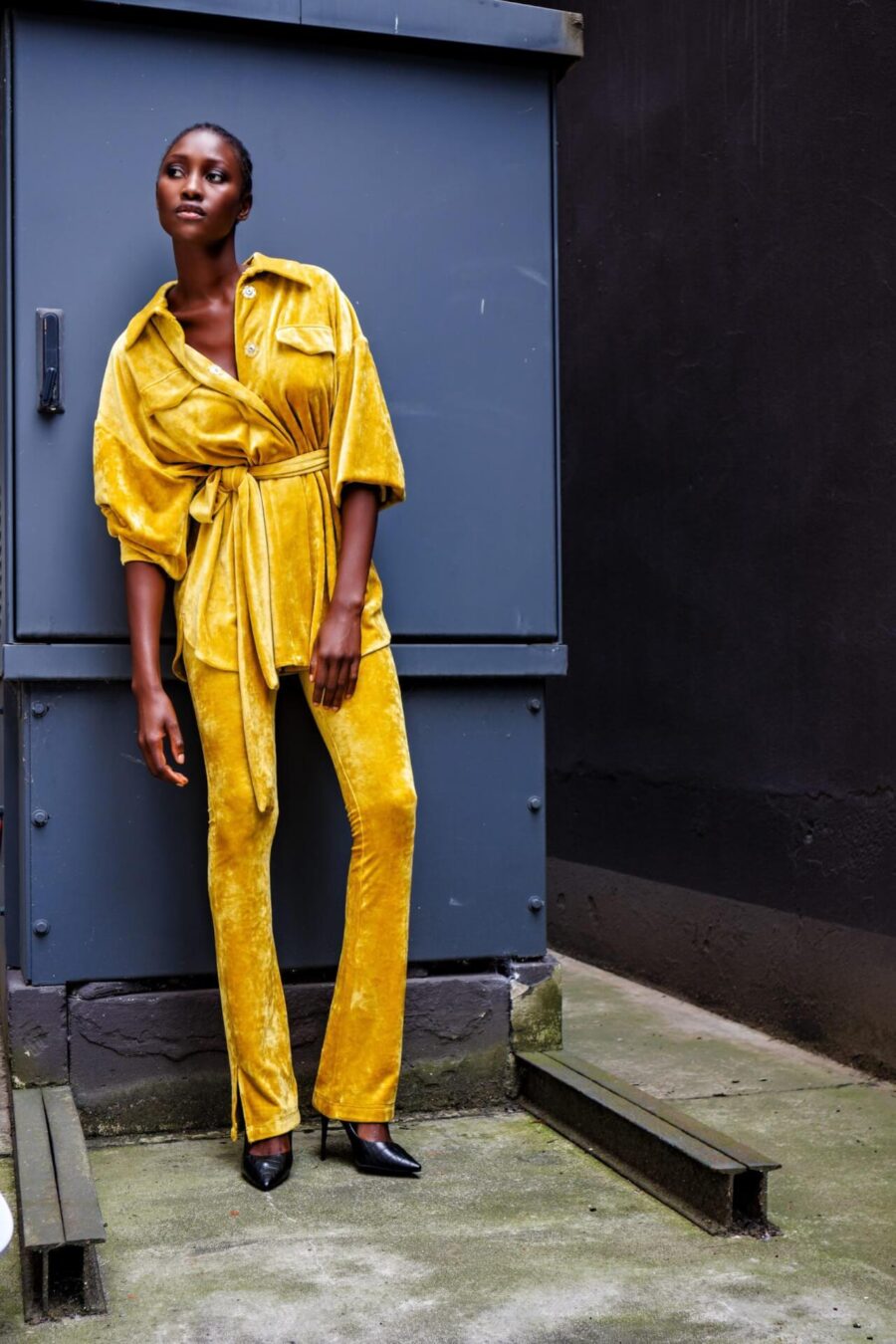 Jacke, Oversize, Fledermausarm, 7/8 Arm, Bindegürtel, Velvet, Samt , gelb