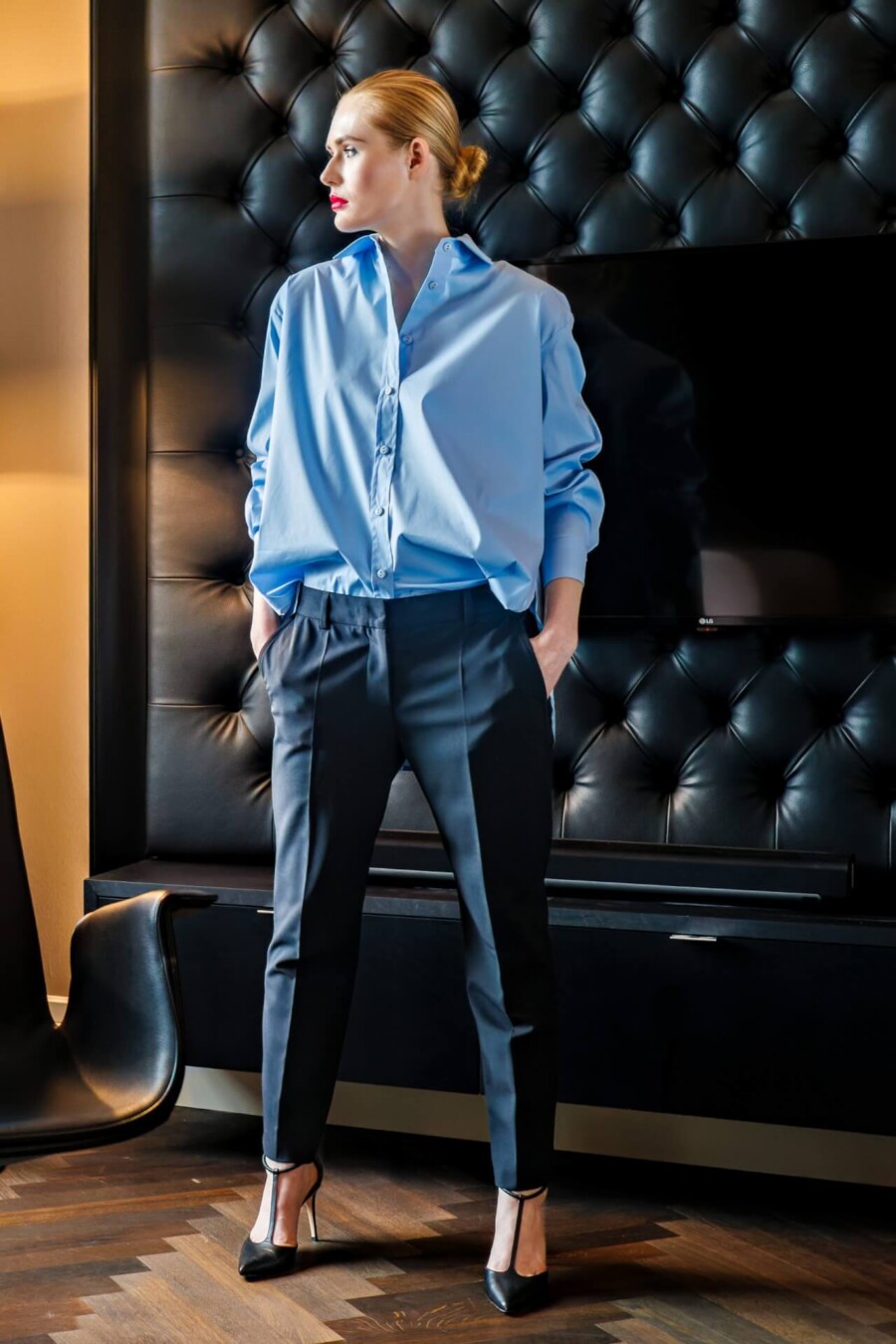 Blaue Oversize-Bluse aus Baumwolle – Vorderansicht