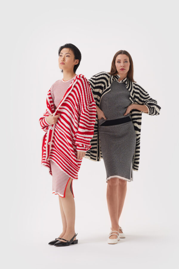 Oversize-Strickjacke Rot-Weiß gestreift – Bild 2