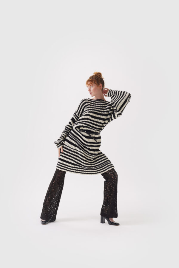 Oversized Pullover in Schwarz-Weiß – Weicher Strick für stilvolle Looks – Bild 4