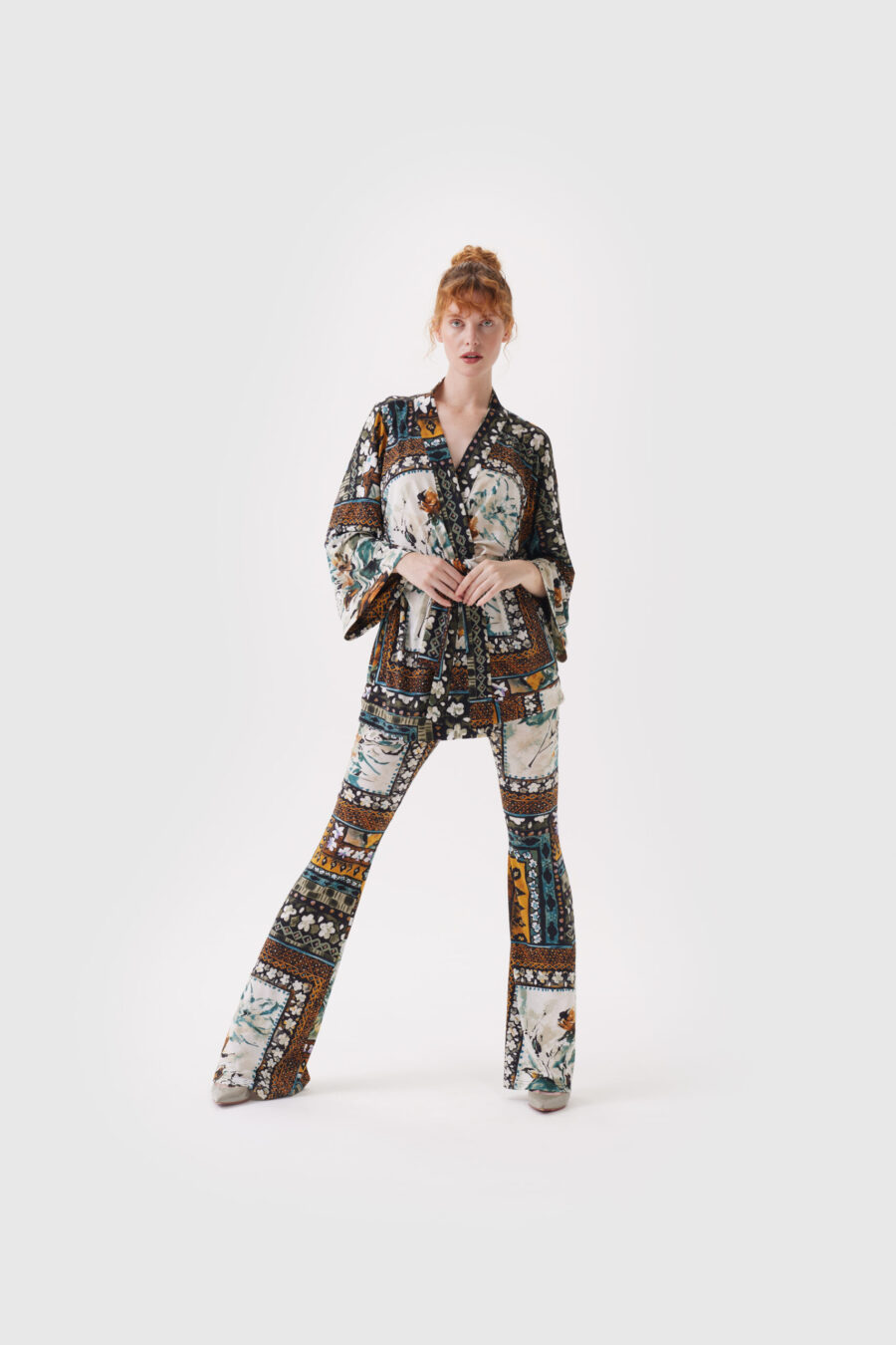 Kimono in gelben Farbnuancen im Print