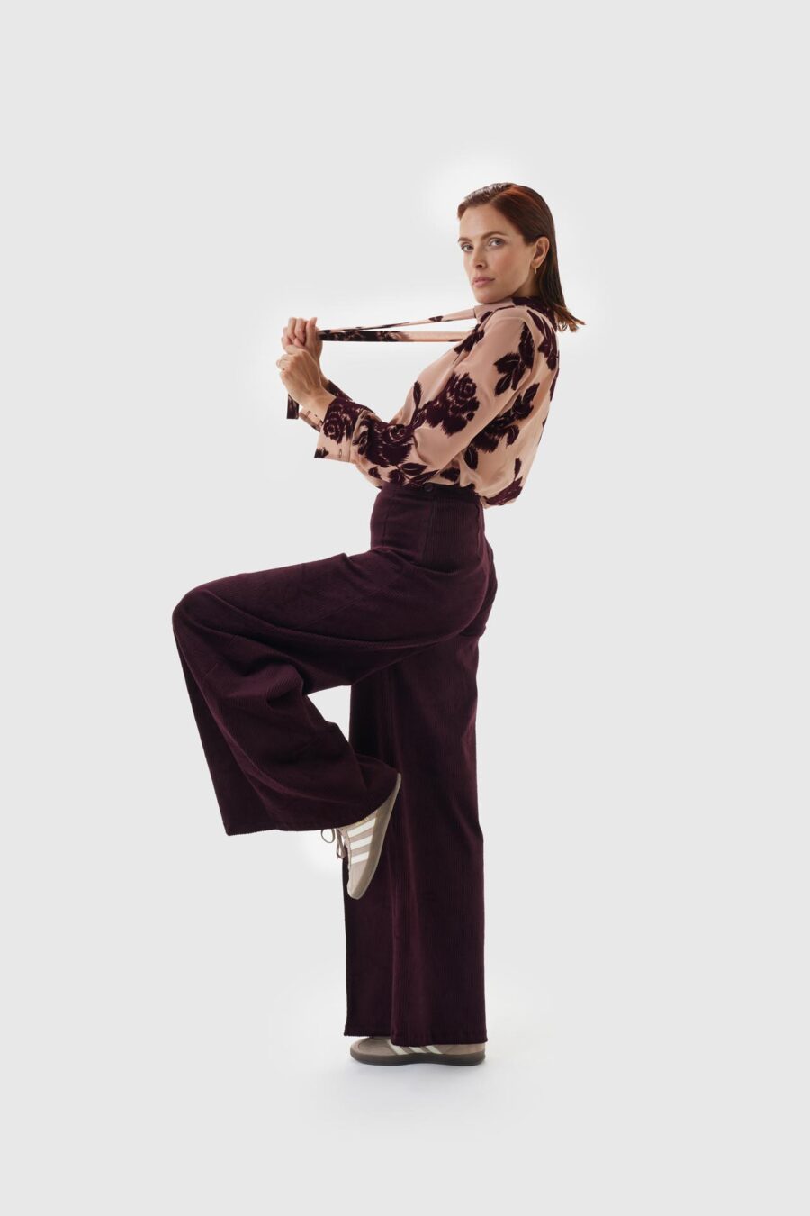 Cordhose aus Baumwolle in weinrot