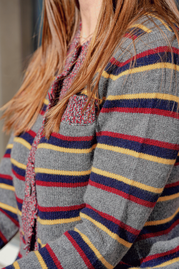Kaschmir-Strickjacke Grau gestreift – Bild 5