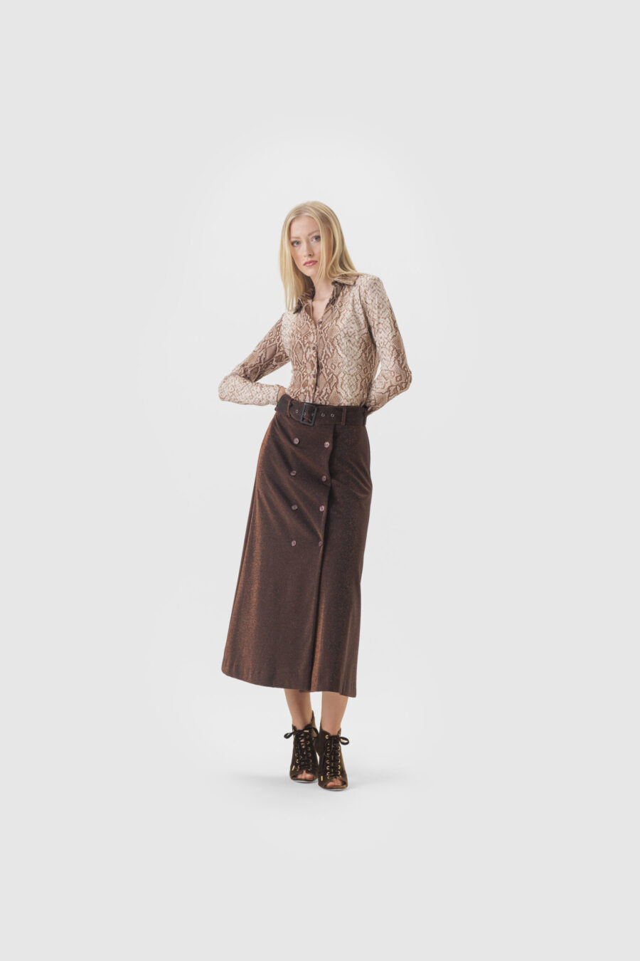 schmale, braun,weiss Damenbluse, enge Bluse, elastisches Material