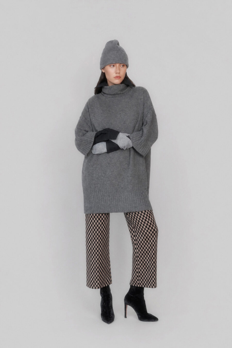 Boscana, Boscana Manufaktur, Leipzig, Atelier Leipzig, Damenmode, Modemanufaktur, Manufaktur für Damenmode, Premium-Damenmode, Strickmode, Strickpullover, Strickcardigan, Premium-Strick, Kollektion, Damenmode, Damenkollektion, Damenmantel, Strickpullover, gestrickter Pullover, schmaler Pullover, Wolle , Kaschmirpullover, Wollpullover, weiter Pullover, Strickjacke, Cardigan , Strickpullover, Shirt gestrickt